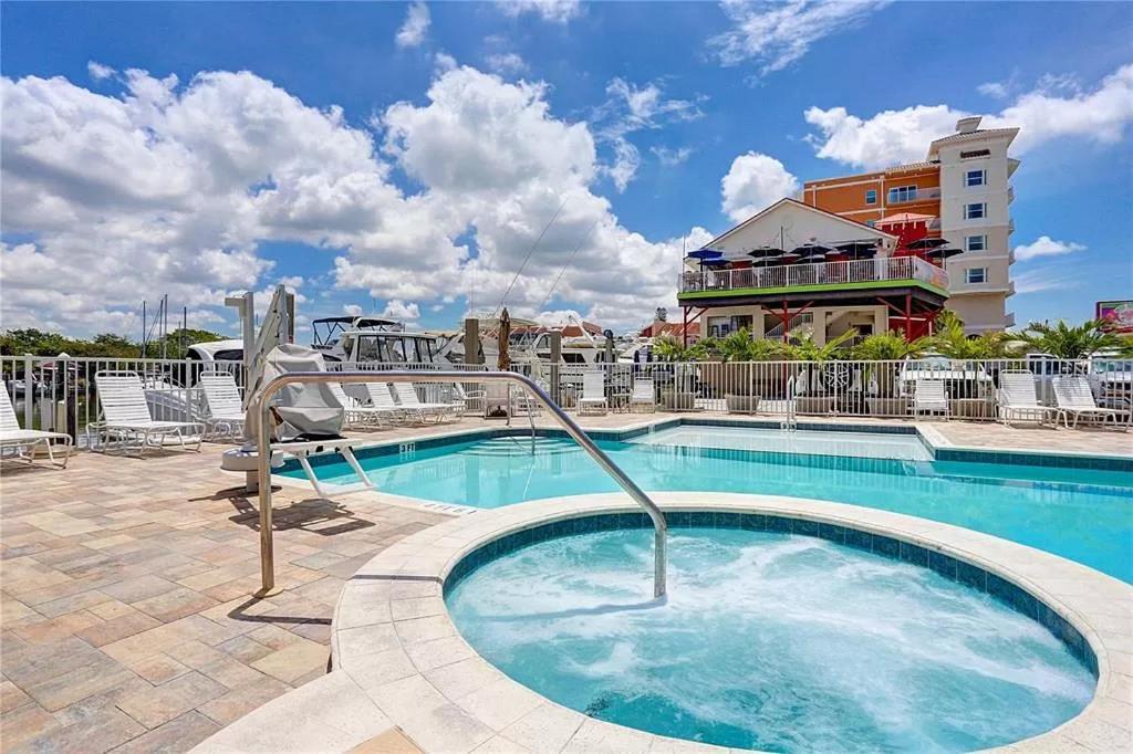 Gulf Coast Gold Private Condo - 2Bed, 2Bath, Sleep 6, Across Street From Beach, Balcony Views Of Sunsets, Beach & Gulf, Pool, Gym St. Pete Beach Exteriér fotografie